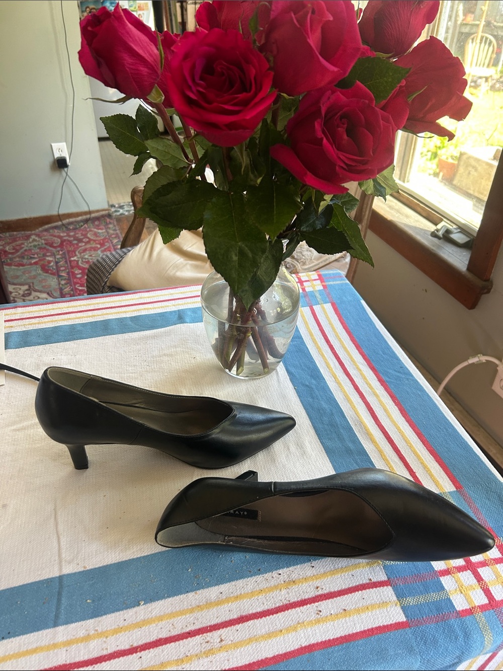 Black pumps 9W